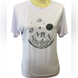 SHEIN WOMENS LAVENDER/PURPLE SPACE PLANET GRAPHIC TSHIRT S/S LARGE NEW